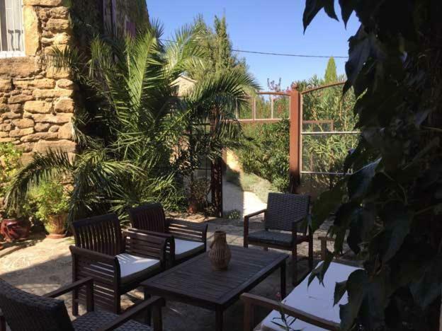 Bed and Breakfast Les Aiguières en Provence Suze-la-Rousse Esterno foto